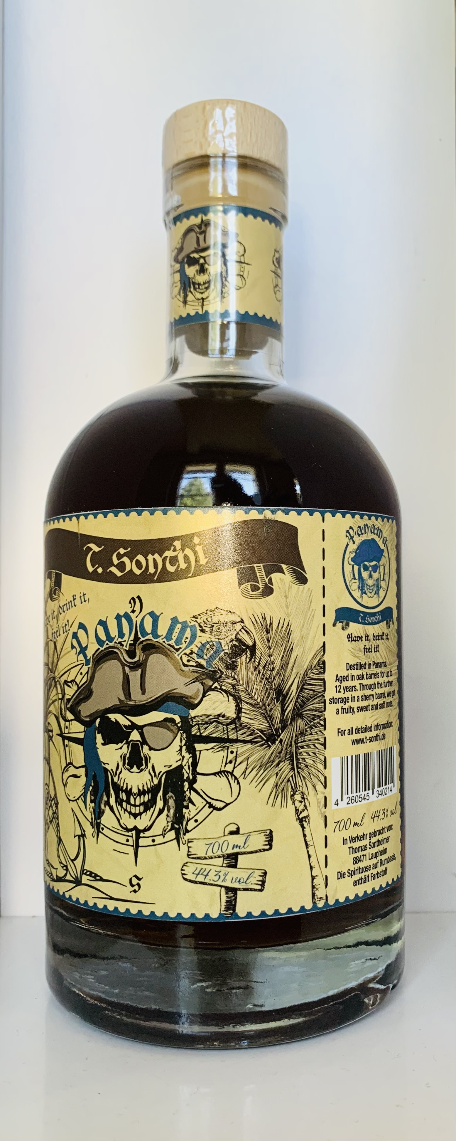 T.Sonthi Panama 12 Jahre Rum, gelagert in Bourbon und PX Sherry Fässer